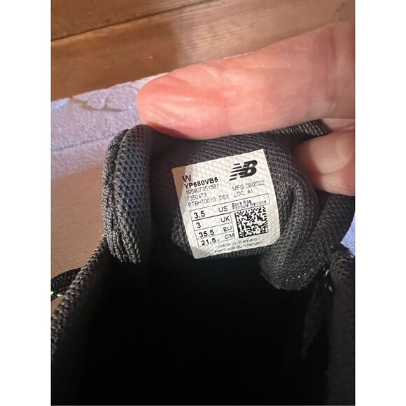 New Balance Kid's 680 V6 Lace-up Shoe, Magnet/Vibrant Spring/Black Sz 3.5 - Picture 8 of 9